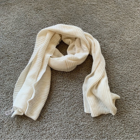 NWOT Target Cream Knit Scarf - Picture 1 of 4